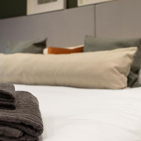 Luxe Courtyard Apartment For 4 Near Exeter City Centre Экстерьер фото