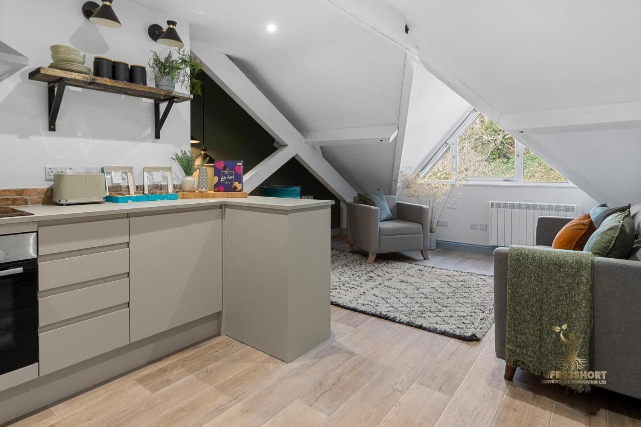 Luxe Courtyard Apartment For 4 Near Exeter City Centre Экстерьер фото