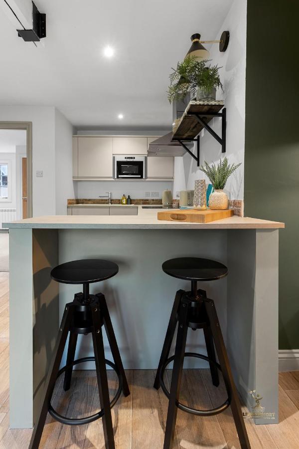 Luxe Courtyard Apartment For 4 Near Exeter City Centre Экстерьер фото