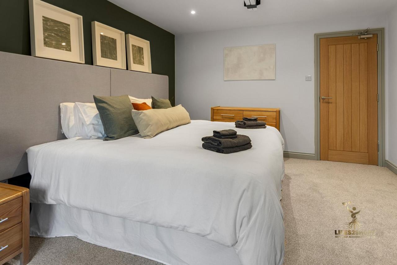 Luxe Courtyard Apartment For 4 Near Exeter City Centre Экстерьер фото
